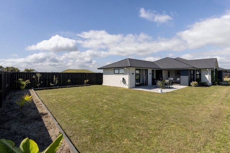 Photo of property in 51 Manawa Road, Papamoa Beach, Papamoa, 3118