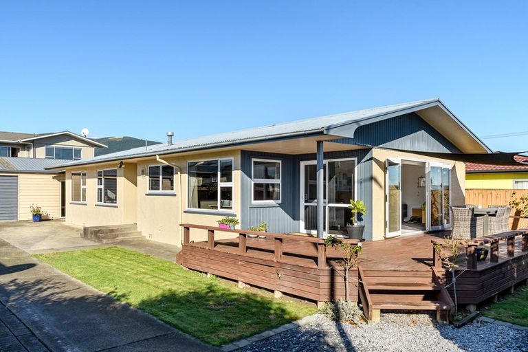 Photo of property in 18 Durham Street, Stoke, Nelson, 7011