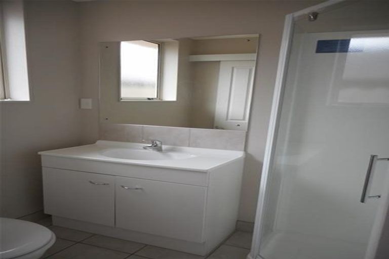 Photo of property in 182 Keri Vista Rise, Papakura, 2110