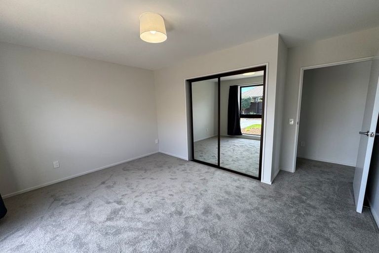 Photo of property in 2 Pyatt Place, Redwood, Christchurch, 8051