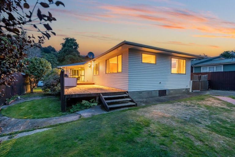 Photo of property in 25 Molloys Road, Te Marua, Upper Hutt, 5018