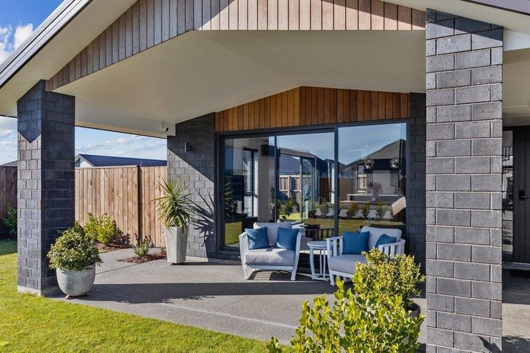 Photo of property in 2 Page Place, Rangiora, 7400