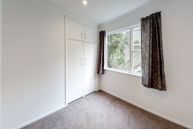 Photo of property in 5 Ranelagh Terrace, Karori, Wellington, 6012