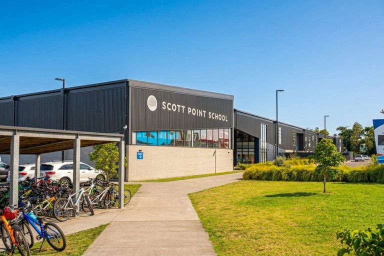 Photo of property in 4 Tiller Street, Hobsonville, Auckland, 0616