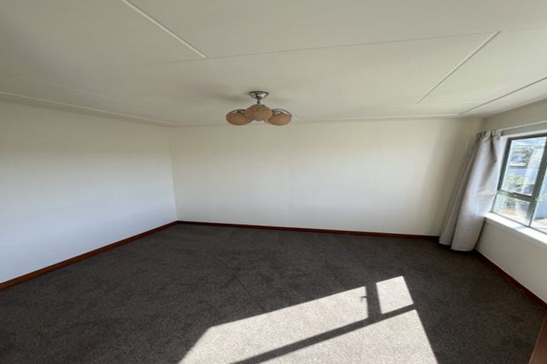 Photo of property in 21 Fraser Avenue, Johnsonville, Wellington, 6037