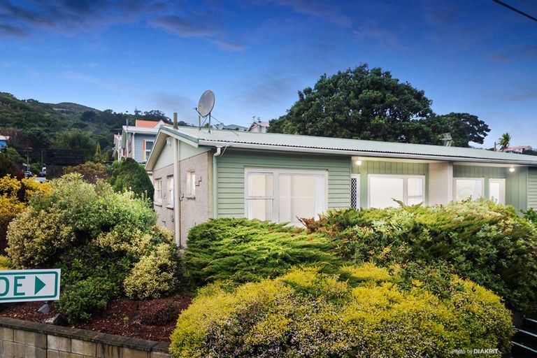 Photo of property in 1/17 The Parade, Island Bay, Wellington, 6023