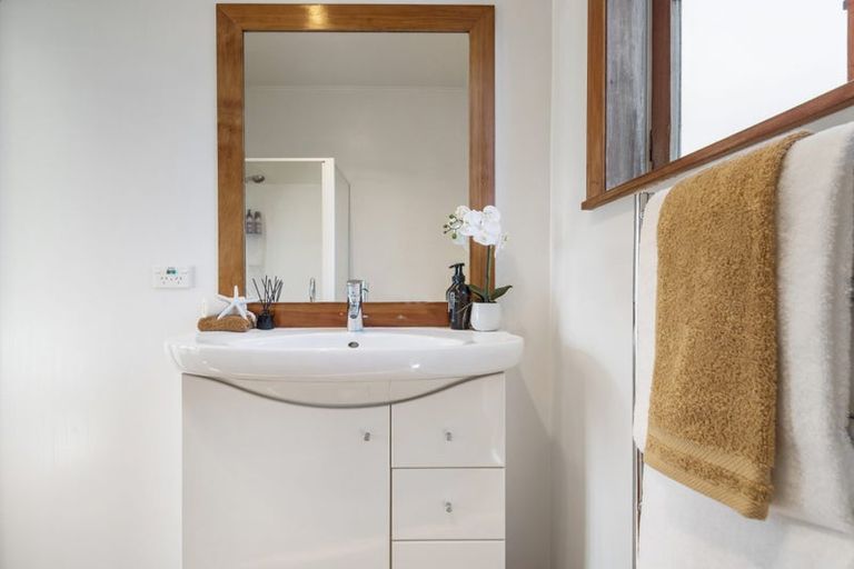 Photo of property in 7 Nelson Avenue, Northcote Point, Auckland, 0627