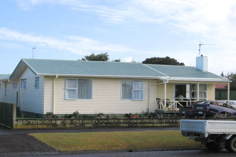 Photo of property in 2 Macmurdo Avenue, Glenview, Hamilton, 3206