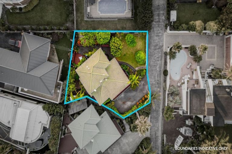 Photo of property in 181 Luckens Road, West Harbour, Auckland, 0618