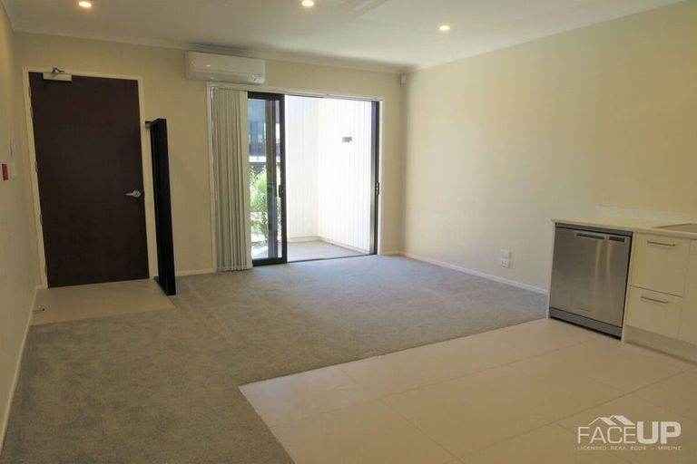 Photo of property in 58 Rangihina Road, Hobsonville, Auckland, 0616