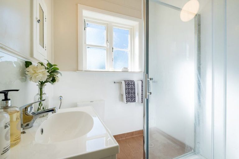 Photo of property in 9e Kerr Street, Devonport, Auckland, 0624