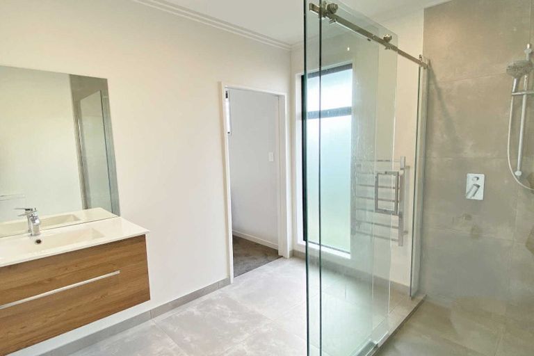 Photo of property in 192 Faringdon Boulevard, Rolleston, 7615