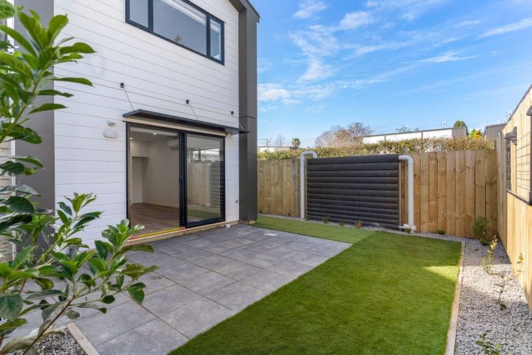 Photo of property in 22b Graham Avenue, Te Atatu Peninsula, Auckland, 0610