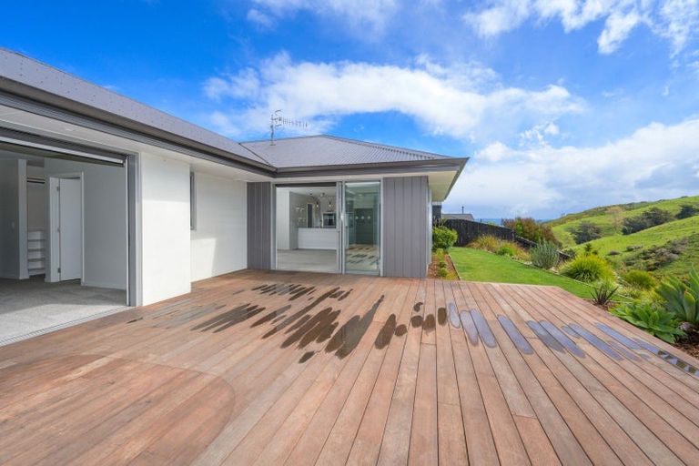 Photo of property in 36 Huntaway Close, Stoke, Nelson, 7011