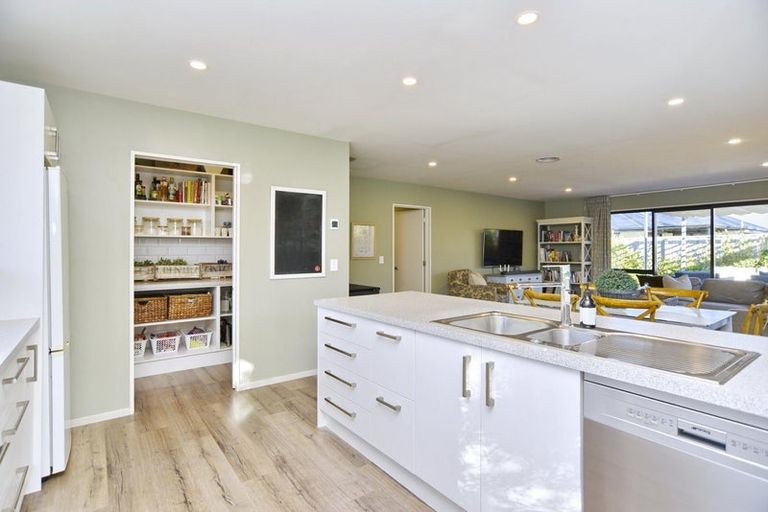 Photo of property in 7 Peter Place, Rangiora, 7400