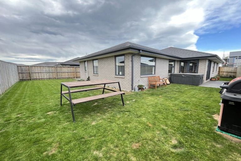 Photo of property in 19 Fairhall Street, Rolleston, 7615