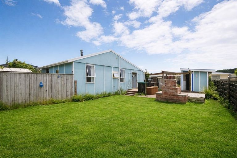 Photo of property in 43a Thomas Place, Foxton Beach, Foxton, 4815