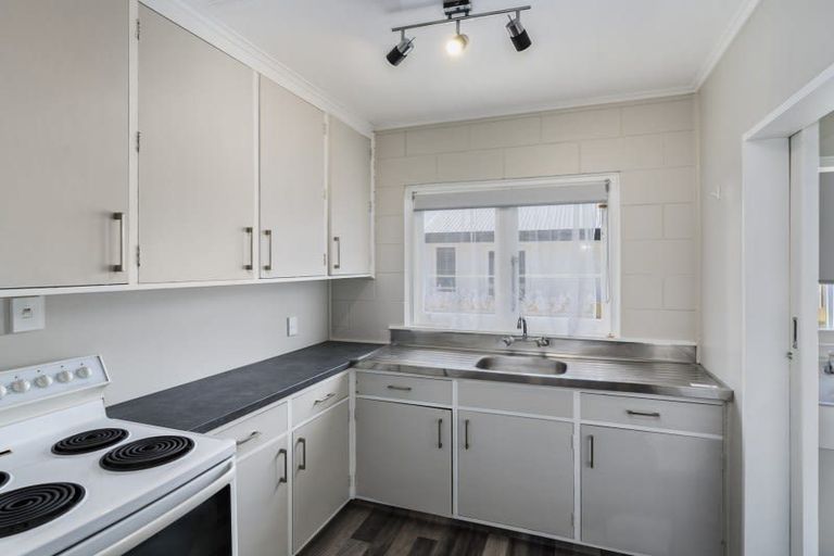 Photo of property in 2/145 College Street, Awapuni, Palmerston North, 4412