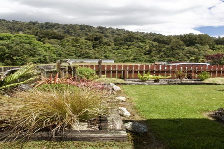 Photo of property in 74 Main Road, Harihari, 7884