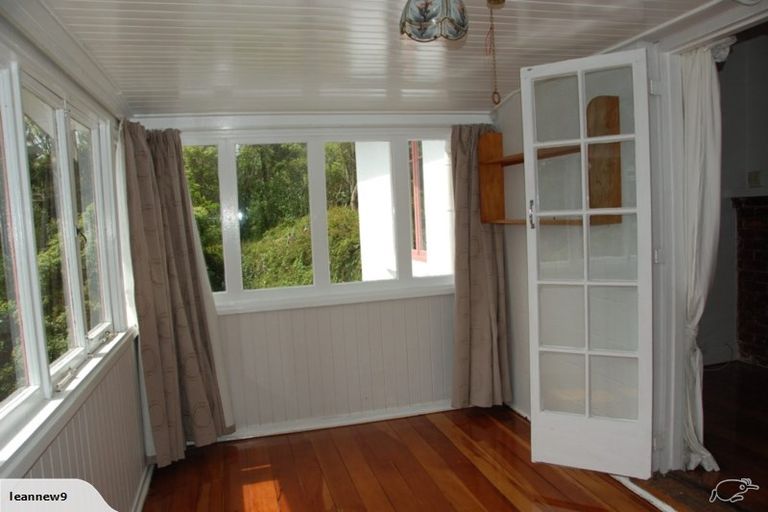 Photo of property in 8 Park Road, Titirangi, Auckland, 0604