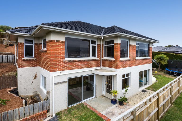 Photo of property in 105 Larnach Road, Vauxhall, Dunedin, 9013