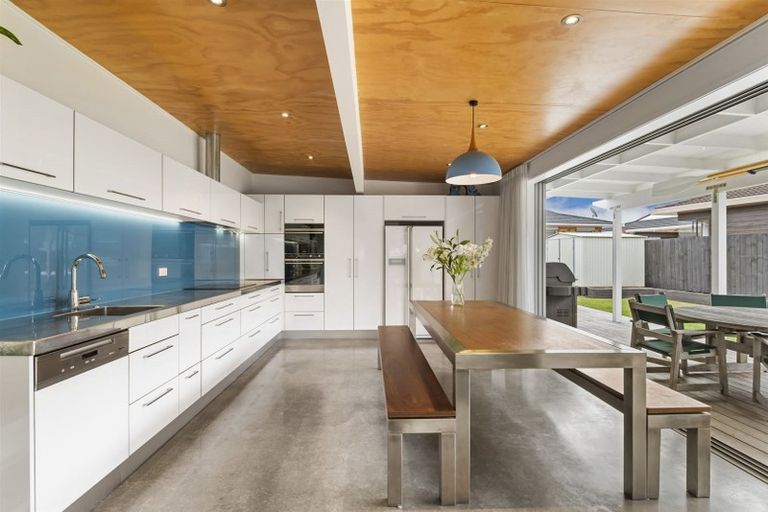 Photo of property in 75a Shakespeare Road, Milford, Auckland, 0620