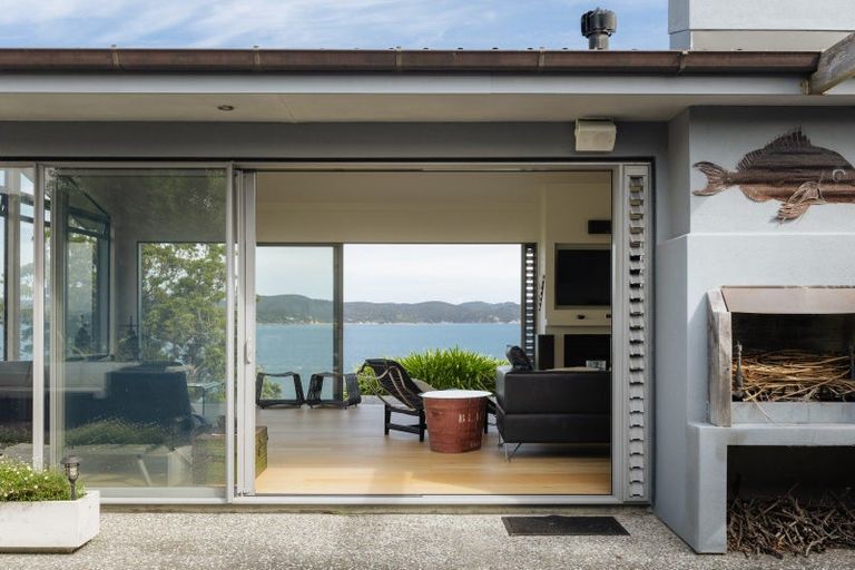 Photo of property in 1024 Takatu Road, Tawharanui Peninsula, Matakana, 0986