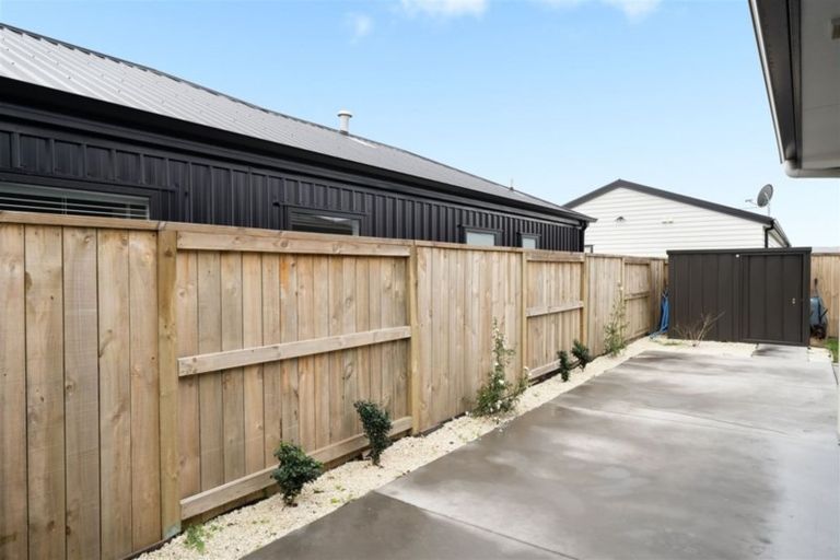 Photo of property in 17 Pimelea Street, Papamoa Beach, Papamoa, 3118