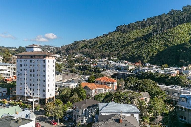 Photo of property in Frame Apartments, 902/111u Molesworth Street, Thorndon, Wellington, 6011