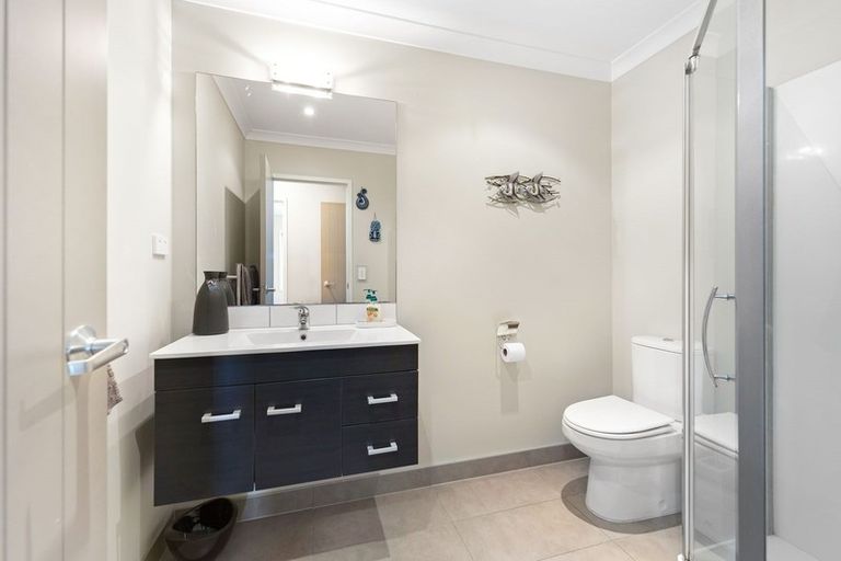 Photo of property in 174 Forest Hill Road, Henderson, Auckland, 0612