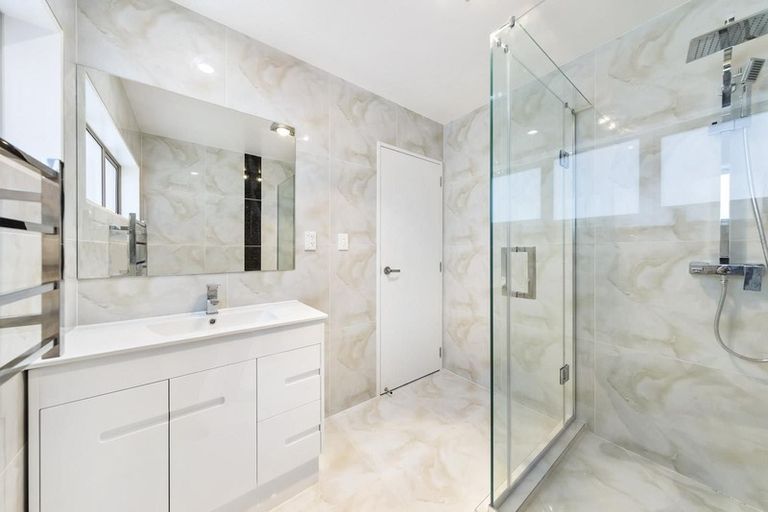 Photo of property in 30a Dolbear Street, Titirangi, Auckland, 0604