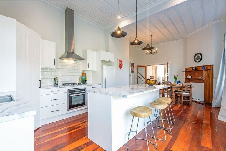 Photo of property in 19 Alfred Street, Roslyn, Palmerston North, 4414