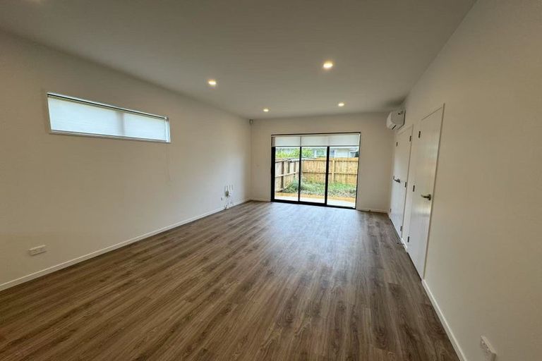 Photo of property in 11e Mawney Road, Henderson, Auckland, 0610