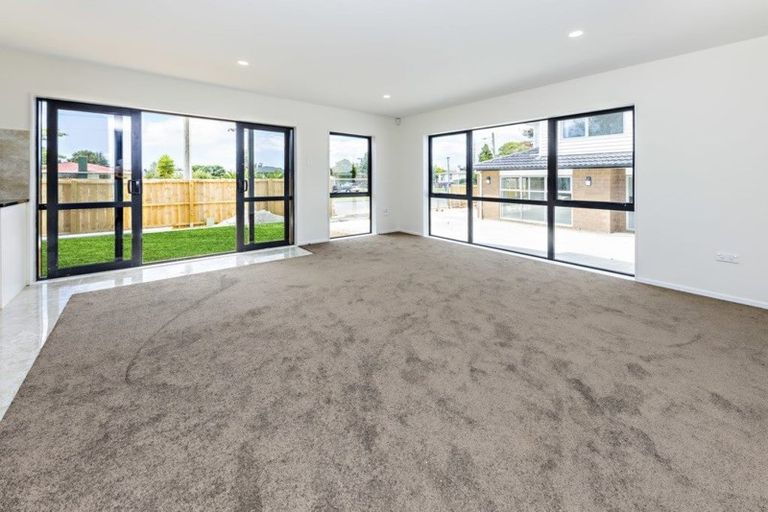 Photo of property in 42d Landon Avenue, Mangere East, Auckland, 2024
