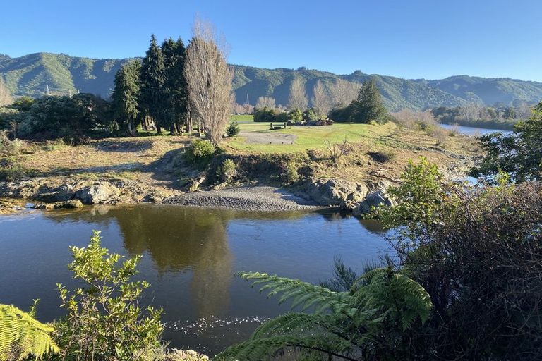 Photo of property in 1/10 Mangaroa Hill Road, Maoribank, Upper Hutt, 5018