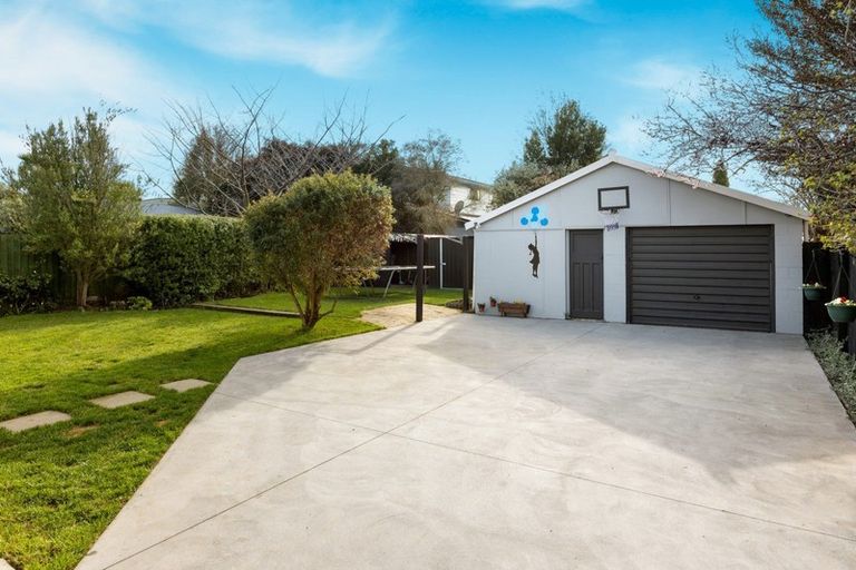 Photo of property in 6 Wilding Street, Saint Martins, Christchurch, 8022
