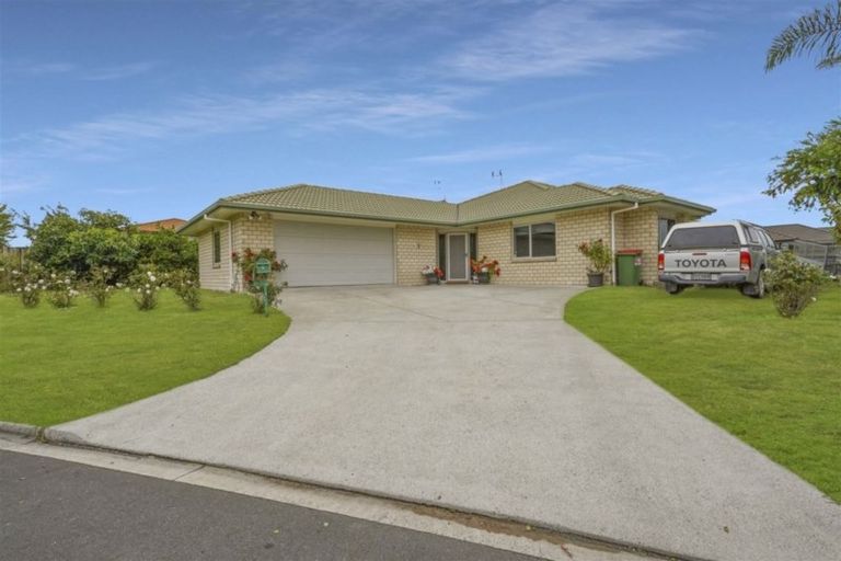 Photo of property in 6 Apollo Place, Rototuna North, Hamilton, 3210
