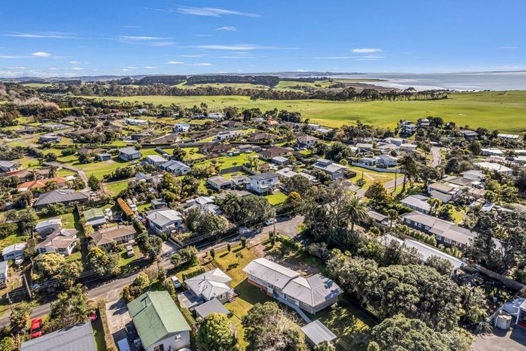 Photo of property in 33 James Mcleod Road, Shelly Beach, South Head, 0874