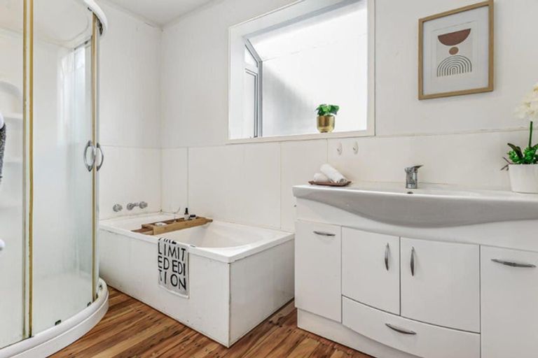 Photo of property in 84 Newcastle Road, Dinsdale, Hamilton, 3204