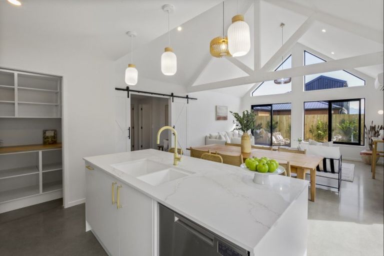 Photo of property in 21 Waterfowl Road, Jacks Point, Queenstown, 9371