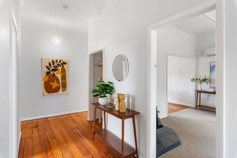 Photo of property in 435 Tararua Road, Levin, 5571