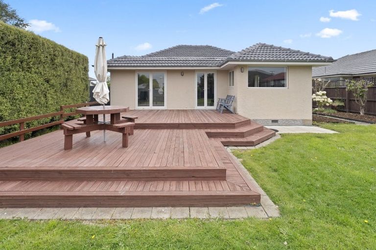 Photo of property in 43 Daniels Road, Redwood, Christchurch, 8051