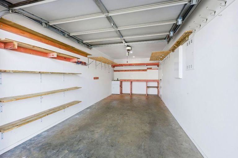 Photo of property in 25 Tuuhura Road, Pukekohe, 2120