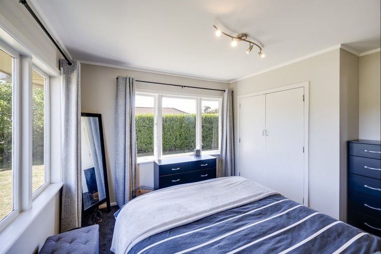 Photo of property in 43 Neeve Road, Taradale, Napier, 4112