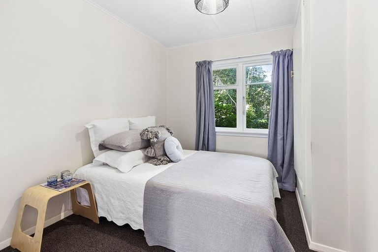 Photo of property in 8 Collier Avenue, Karori, Wellington, 6012