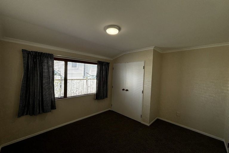 Photo of property in 2/219 Mangorei Road, Merrilands, New Plymouth, 4312