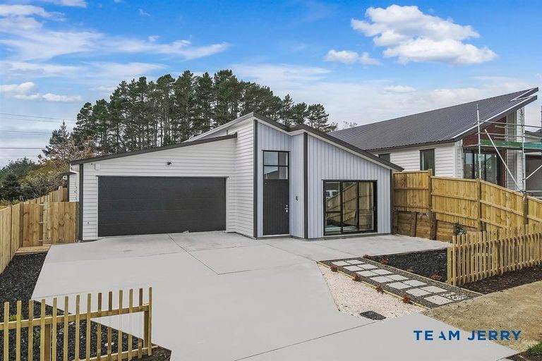 Photo of property in 30 Paihere Street, Huapai, 0810
