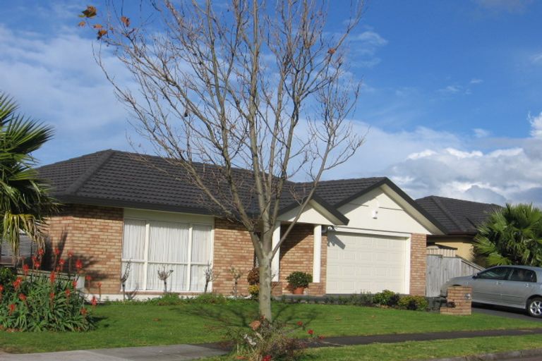 Photo of property in 30 Newinn Crescent, East Tamaki Heights, Auckland, 2016