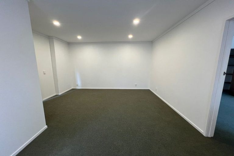 Photo of property in 42 Coroglen Avenue, Birkenhead, Auckland, 0626