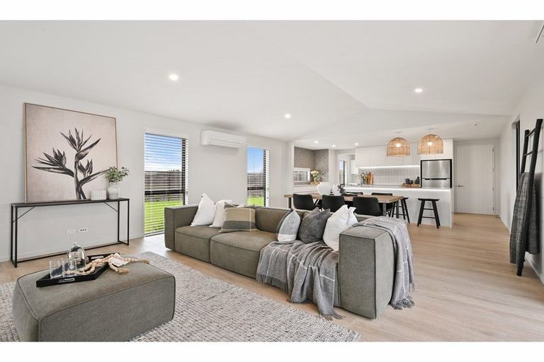 Photo of property in 2 Mccahon Drive, Rangiora, 7400